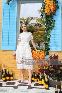 olivia-culpo-attends-veuve-clicquot-hosts-secondannual-clicquot-in-picture-id511442940.jpg
