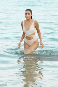 olivia-culpo-is-seen-during-the-me-cabo-resort-grand-reopening-party-picture-id538377134.jpg
