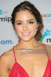 olivia-culpo-miss-univers-2012-miss-usa-2012-arrives-at-the-mipcom-picture-id457926622.jpg