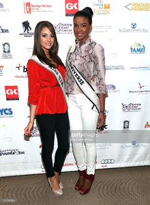 olivia-culpo-miss-usa-2012-and-leila-lopes-miss-universe-2011-attends-picture-id151787839.jpg