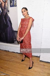 olivia-culpo-poses-backstage-before-the-zac-posen-collection-during-picture-id635346150.jpg