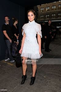 olivia-culpo-poses-during-new-york-fashion-week-the-shows-at-skylight-picture-id605720062.jpg