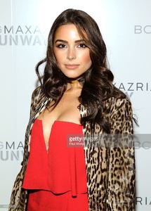 olivia-culpo-poses-for-a-photo-backstage-at-the-bcbgmaxazria-fashion-picture-id463279850.jpg