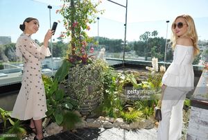 olivia-culpo-takes-a-photo-of-host-rachel-zoe-at-ugg-ss17-campaign-picture-id653606262.jpg