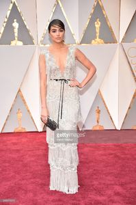 olivia-culpo-unveils-a-oneofakind-marchesa-for-stella-artois-gown-picture-id645619916.jpg