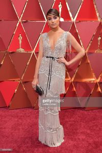 olivia-culpo-unveils-a-oneofakind-marchesa-for-stella-artois-gown-picture-id645627560.jpg