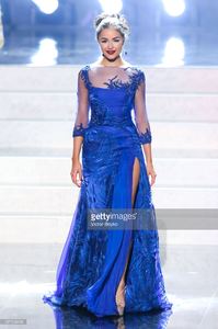 olivia-culpo-walks-the-stage-during-the-miss-universe-pageant-2013-picture-id187508490.jpg