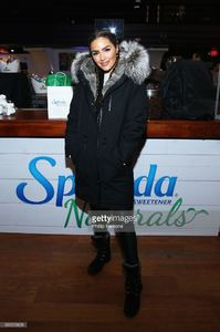 olivia-culpo-warms-up-at-the-splenda-naturals-caf-on-january-20th-in-picture-id632223828.jpg