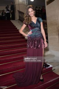 ophelie-meunier-arrives-at-the-40th-cesar-film-awards-2015-cocktail-picture-id536053144.jpg