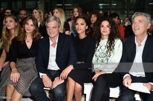 ophelie-meunier-sidney-toledano-noemie-lenoir-barbara-cabrita-and-de-picture-id456270124.jpg