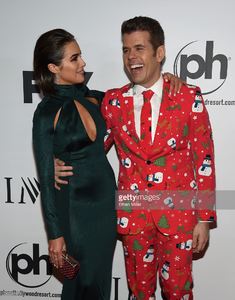 pageant-judges-miss-universe-2012-olivia-culpo-and-blogger-perez-picture-id502541874.jpg