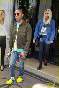 pharrell-williams-and-wife-helen-lasichanh-step-out-during-paris-fashion-week-04.jpg