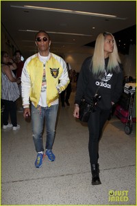 pharrell-williams-and-wife-helen-lasichanh-step-out-during-paris-fashion-week-06.jpg