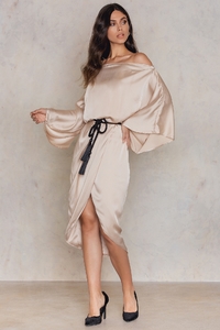 premonition_dreamlike_dress_1525-000005-0668-29.jpg