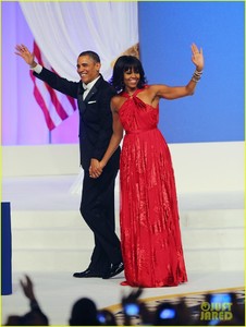 president-barack-obama-michelle-inaugural-ball-dance-video-01.jpg