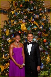 president-michelle-obama-share-christmas-photos-03.jpg
