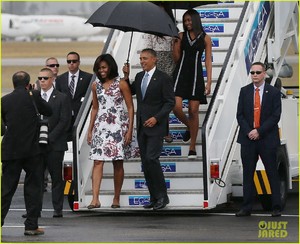 president-obama-family-arrive-in-cuba-01.jpg