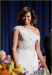 president-obama-shares-jokes-at-white-house-correspondents-dinner-2014-01.jpg