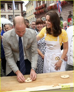 prince-william-defeats-kate-middleton-in-german-rowing-race-05.jpg