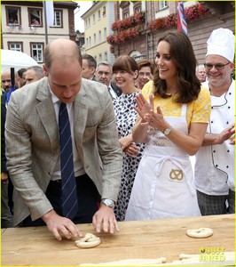 prince-william-defeats-kate-middleton-in-german-rowing-race-11.jpg