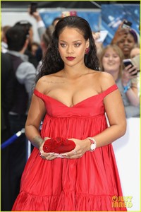 rihanna-works-blue-carpet-valerian-premiere-10.jpg