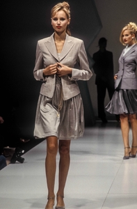 salvatore-ferragamo-ss-1995-1.thumb.jpg.03ed21a258825770532733d1e0993a91.jpg