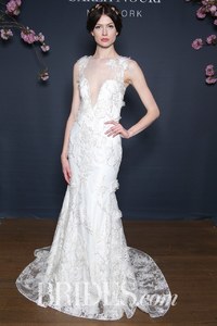 sareh-nouri-wedding-dresses-spring-2018-007.thumb.jpg.47bda5917c1eac2469f77686322b4f7c.jpg