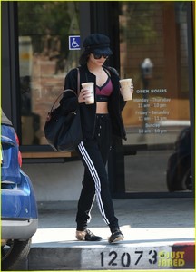 vanessa-hudgens-ashley-tisdale-hit-gym-together-14.jpg