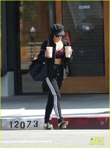 vanessa-hudgens-ashley-tisdale-hit-gym-together-15.jpg