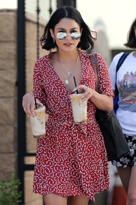 vanessa-hudgens-out-in-la-72117.jpg