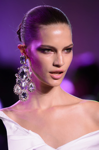 vauthier-hc-clp-rf17-0571.thumb.jpg.4a74e1591811f0184e59c4d93b913674.jpg