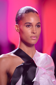 vauthier-hc-clp-rf17-0596.thumb.jpg.03fb2b26eef1b2b319ac7572ff22a1cc.jpg