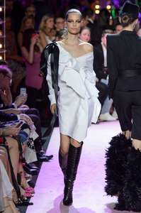 vauthier-hc-rs17-0060.thumb.jpg.c3f38488aaf68e701acc1d9a70c9ba0a.jpg