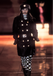 versace-fw-1993-1.thumb.png.0e0f0000a90903e46e1d019182bc0112.png