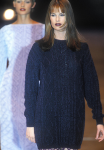 versace-fw-1993-3.thumb.png.b2cd91e6a79b580761e7c82c32718d3f.png