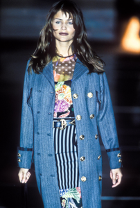 versace-fw-1993-6.thumb.png.3f7a274546b76fb9312cdb146d9b2792.png