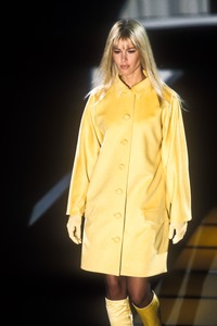 versace-fw-1995-5.thumb.jpg.4da87f79c4bf77c872c532ef3cab2c33.jpg