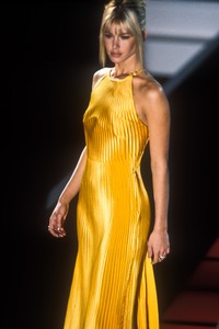 versace-fw-1995-8.thumb.jpg.52078108c6517836d961c3cd4aeafb15.jpg