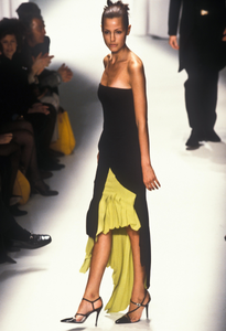 versace-fw-1997-2.thumb.png.7ae6ceb9a3ce01f5e1bb26ac05ba7b7e.png