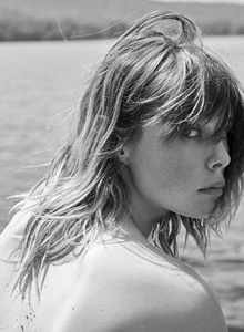 visualizingfashion_industrie-issue-9-2016-edie-campbell-by-lachlan-bailey-05.thumb.jpg.53a5eb1c00925d354161961b7d1bbe25.jpg