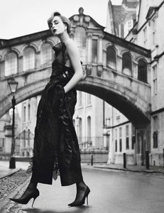 visualizingfashion_vogue-paris-february-2017-edie-campbell-by-alasdair-mclellan-02.jpg