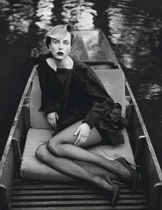visualizingfashion_vogue-paris-february-2017-edie-campbell-by-alasdair-mclellan-09.jpg
