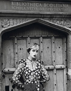 visualizingfashion_vogue-paris-february-2017-edie-campbell-by-alasdair-mclellan-15.jpg