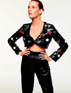 vogue-spain-august-2017-alisa-ahmann-by-gonzalo-machado-14.thumb.jpg.6818cd420a7542fd3f5070726158ba81.jpg
