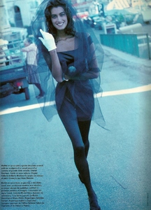 vogue_paris_feb_1990_39.thumb.jpg.f510570fe64ce1dbe97516c883dc900e.jpg