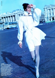 vogue_paris_march_1990_35.thumb.jpg.27aac6d3f8ba9636e0ca4728dc16afb7.jpg