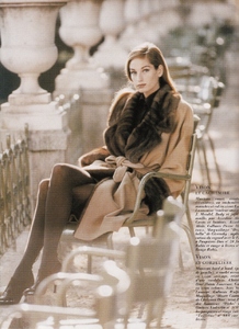 vogue_paris_oct_1990_14.thumb.jpg.dc028edd94c370d81b91dd26b6e13d0a.jpg