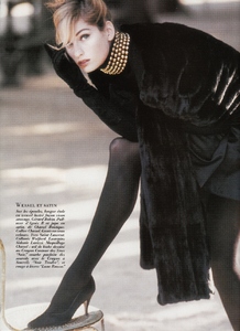 vogue_paris_oct_1990_16.thumb.jpg.533b26f2bafc81209f36a9b0299c758e.jpg