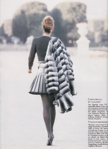 vogue_paris_oct_1990_18.thumb.jpg.c3aea604b58b2f9029645d8da98deeb9.jpg