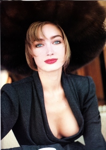 vogue_paris_sept_1988_22.thumb.jpg.afd9fdae1627371cf658caa15ac9fb06.jpg